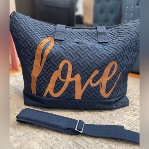 NEW LUG Aerial Love Legacy Collection Navy Blue XL Quilted Tote Travel Bag